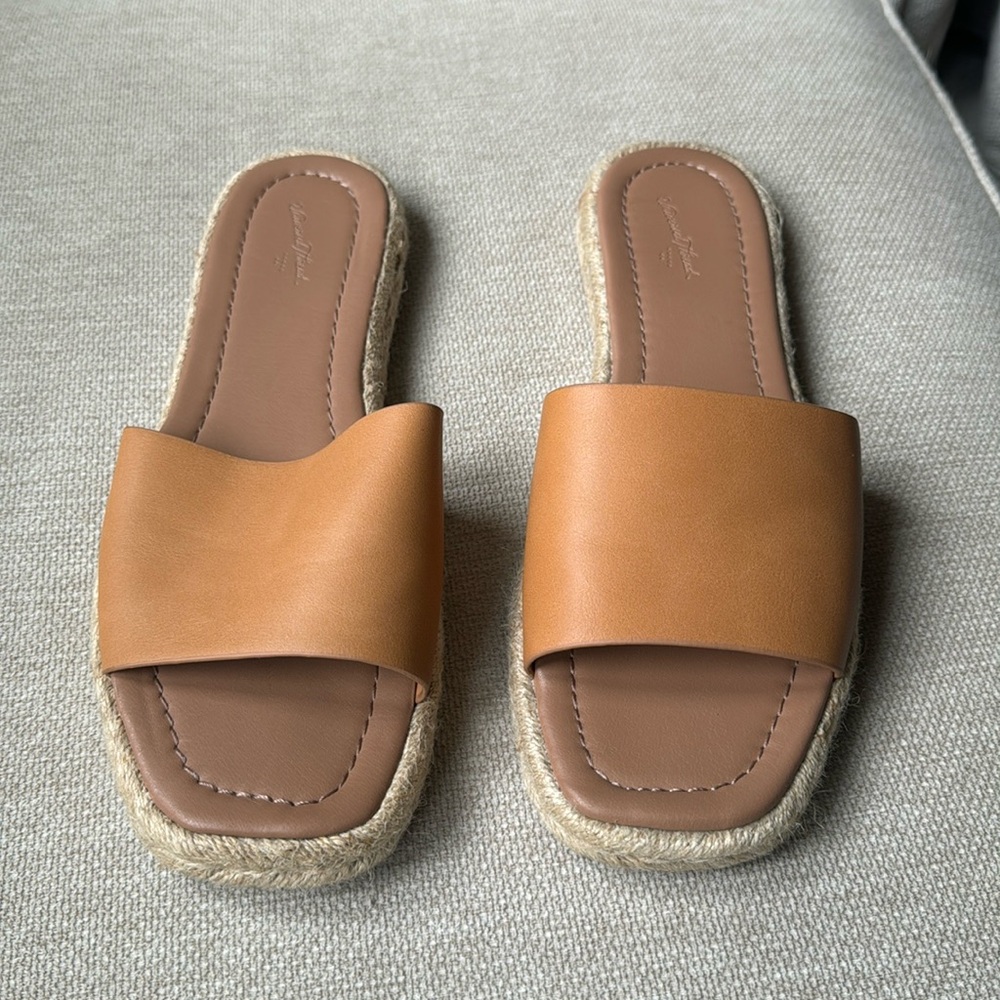Women’s woven sandals, 8.5